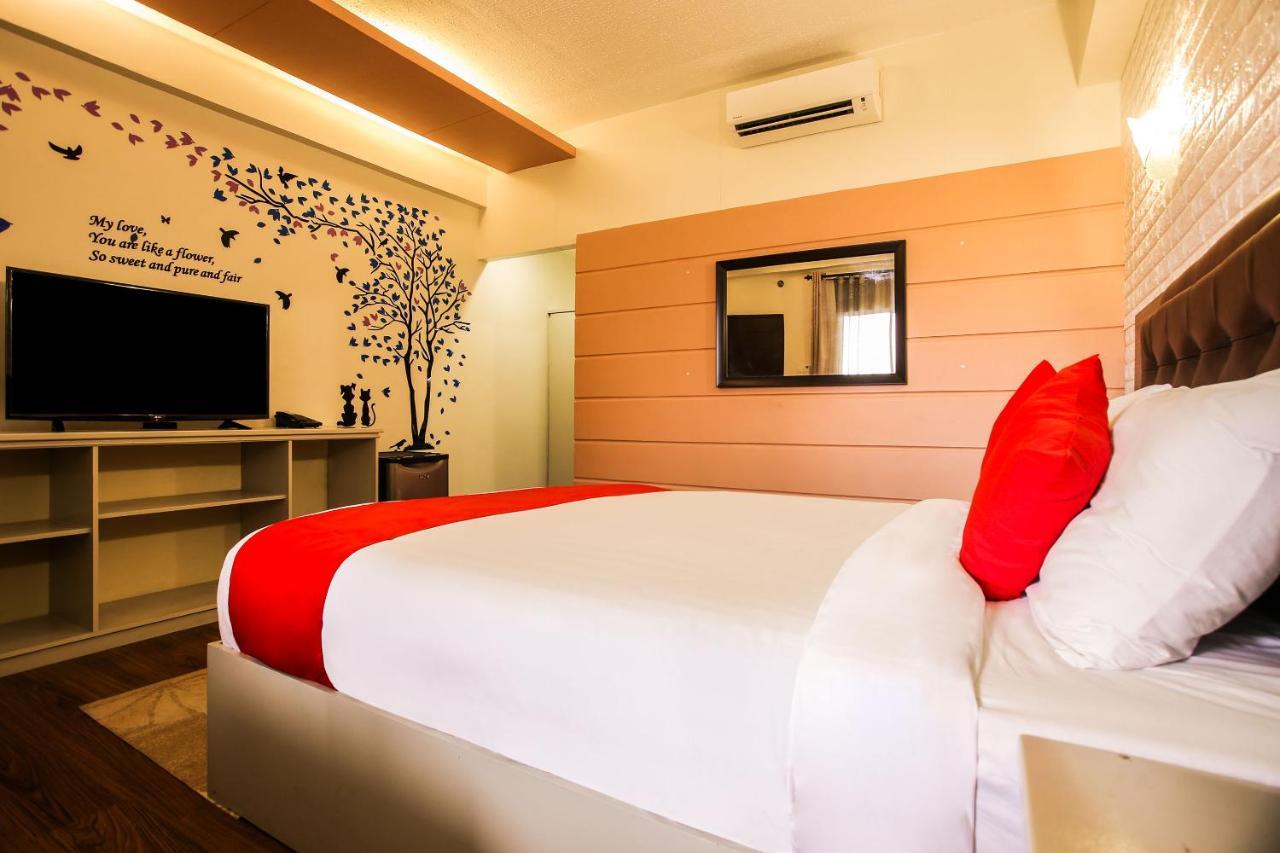 Super Oyo Capital O 786 Kwe Hotel And Resort Angeles Bagian luar foto